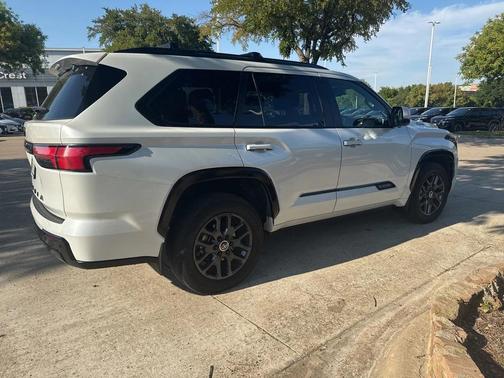 2024 Toyota Sequoia Platinum