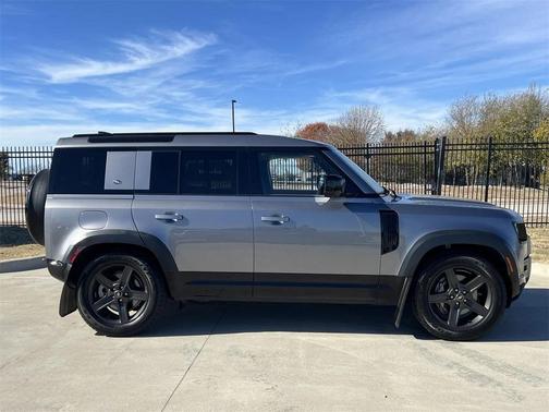 2023 Land Rover Defender 110 X-Dynamic SE