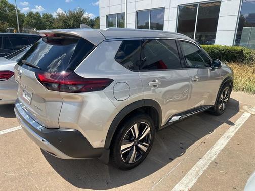 2023 Nissan Rogue Platinum