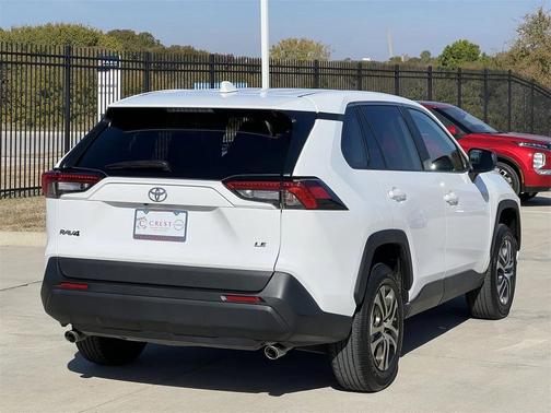 2022 Toyota RAV4 LE