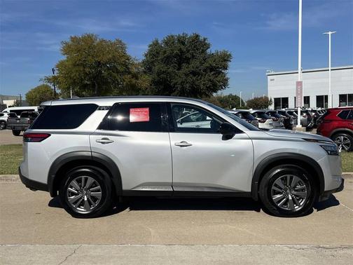 2025 Nissan Pathfinder S FWD