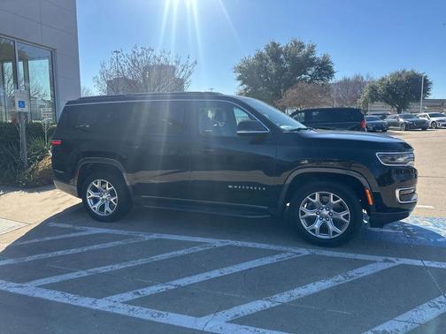2022 Jeep Wagoneer Series II 4x2