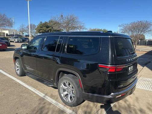 2022 Jeep Wagoneer Series II 4x2