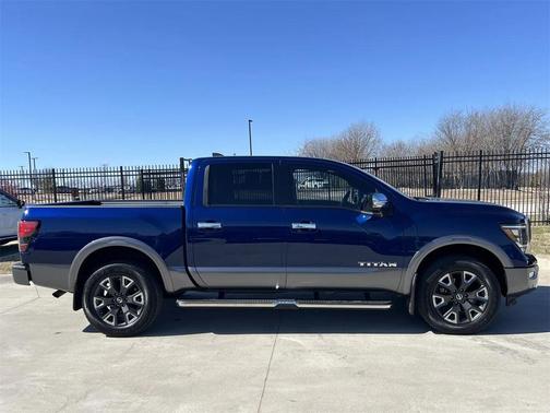 2022 Nissan Titan Platinum Reserve
