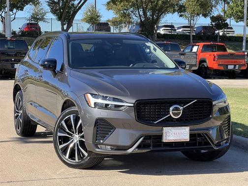 2024 Volvo XC60 B5 Plus Dark Theme