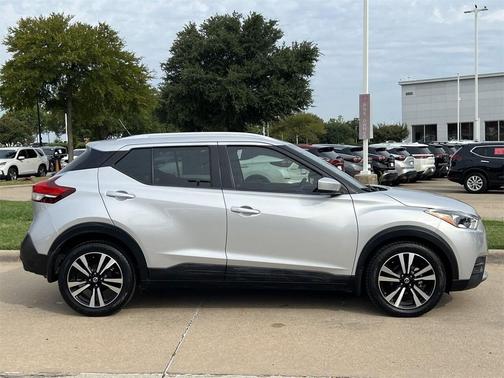 2020 Nissan Kicks SV