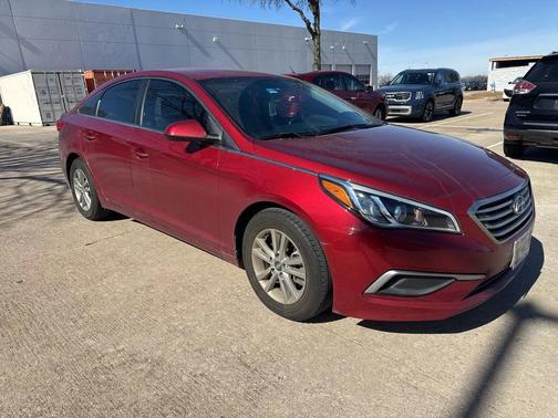 2016 Hyundai SONATA SE