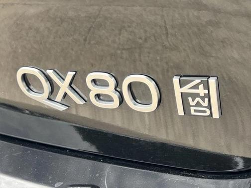 2025 INFINITI QX80 SENSORY AWD