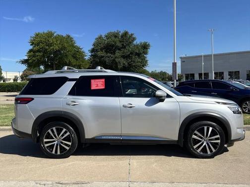 2023 Nissan Pathfinder Platinum 4WD