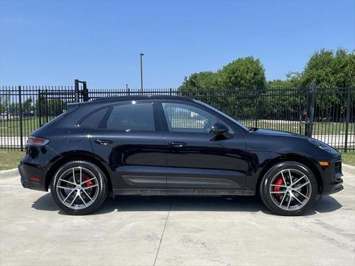 2024 Porsche Macan Base