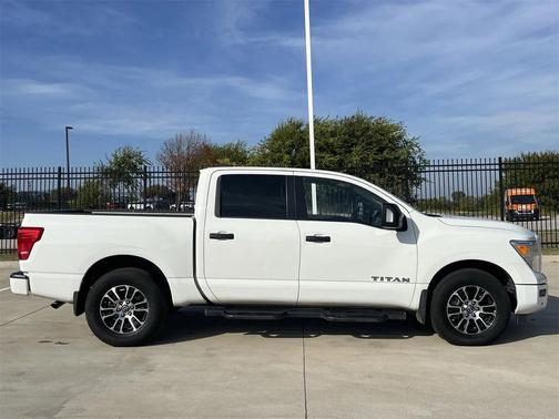 2024 Nissan Titan SV