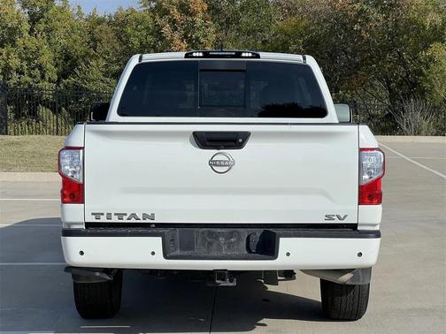 2024 Nissan Titan SV