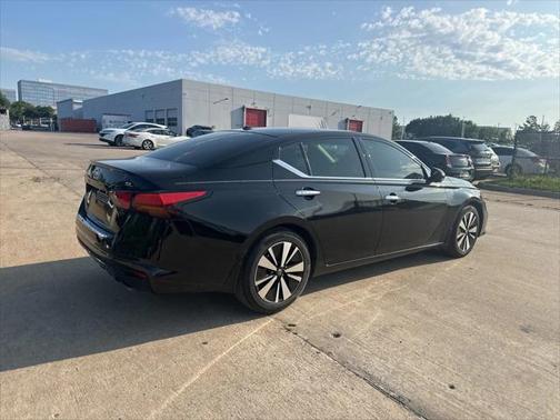 2022 Nissan Altima 2.5 SL