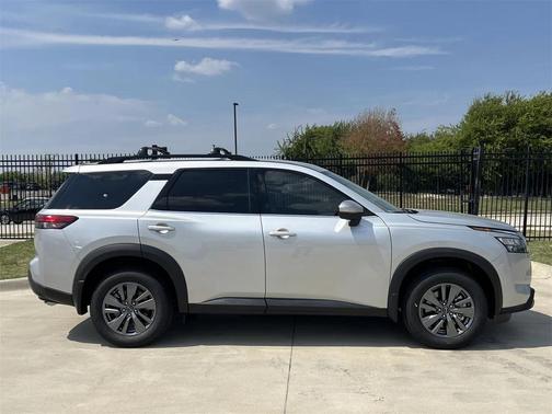2025 Nissan Pathfinder SV FWD