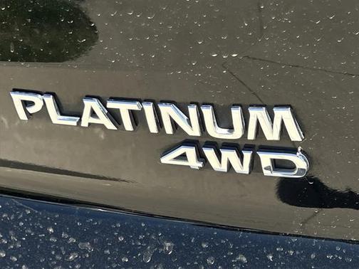 2023 Nissan Pathfinder Platinum 4WD