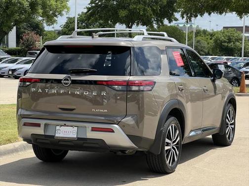 2024 Nissan Pathfinder Platinum FWD