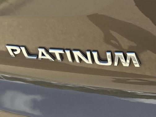 2024 Nissan Pathfinder Platinum FWD