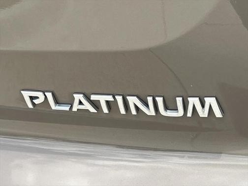 2024 Nissan Pathfinder Platinum FWD