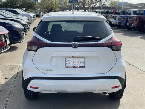 2025 Nissan Kicks S