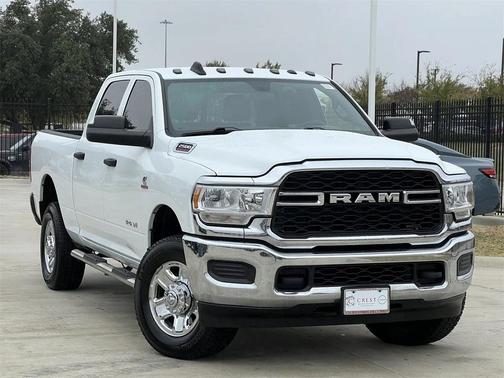2022 RAM 2500 Tradesman Crew Cab 4x4 6'4' Box