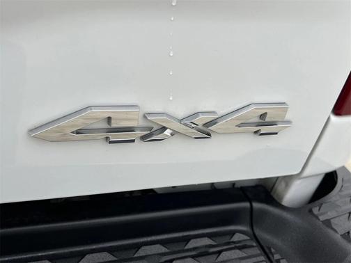 2022 RAM 2500 Tradesman Crew Cab 4x4 6'4' Box