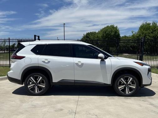 2025 Nissan Rogue SL