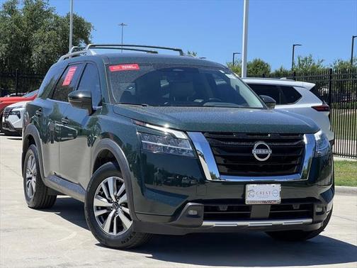 2023 Nissan Pathfinder SL FWD