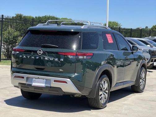 2023 Nissan Pathfinder SL FWD