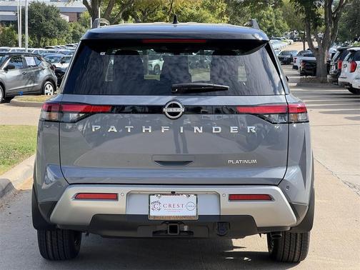 2025 Nissan Pathfinder Platinum FWD
