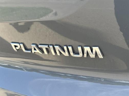 2025 Nissan Pathfinder Platinum FWD