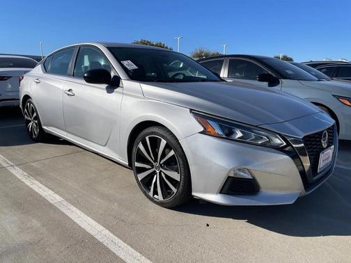 2021 Nissan Altima SR FWD