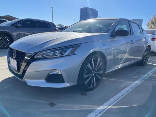2021 Nissan Altima SR FWD