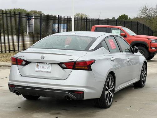 2021 Nissan Altima SR FWD