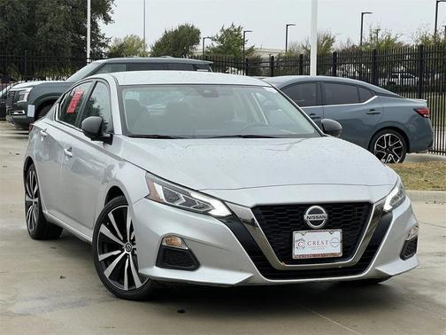 2021 Nissan Altima SR FWD