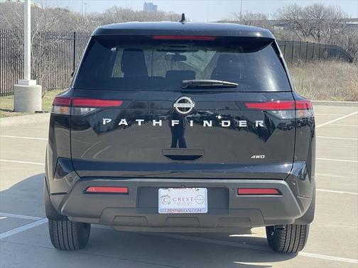 2025 Nissan Pathfinder S