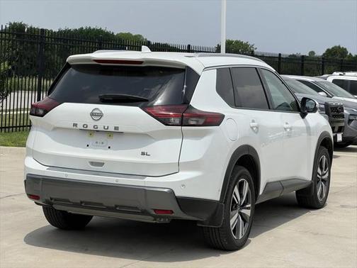 2024 Nissan Rogue SL