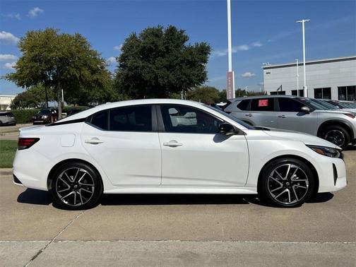 2025 Nissan Sentra SR