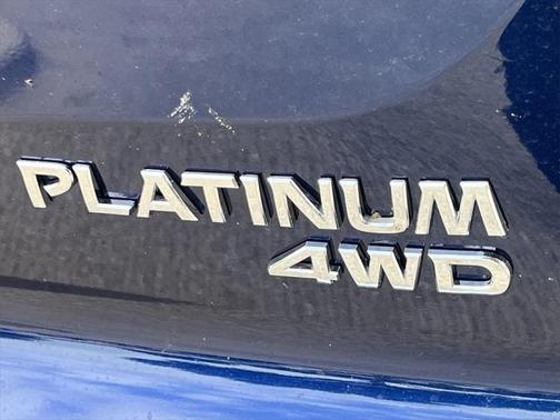 2025 Nissan Pathfinder Platinum 4WD
