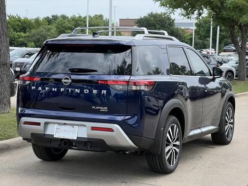 2025 Nissan Pathfinder Platinum 4WD