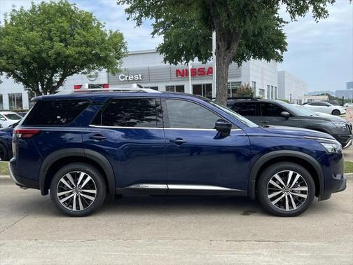 2025 Nissan Pathfinder Platinum 4WD