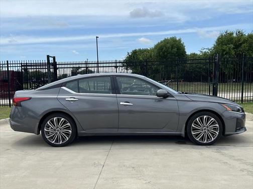 2024 Nissan Altima 2.5 SL
