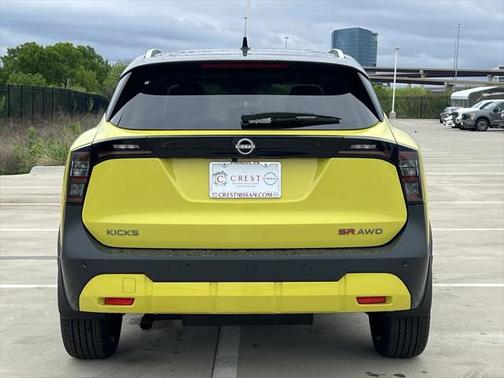 2025 Nissan Kicks SR