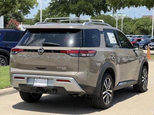 2025 Nissan Pathfinder Platinum 4WD