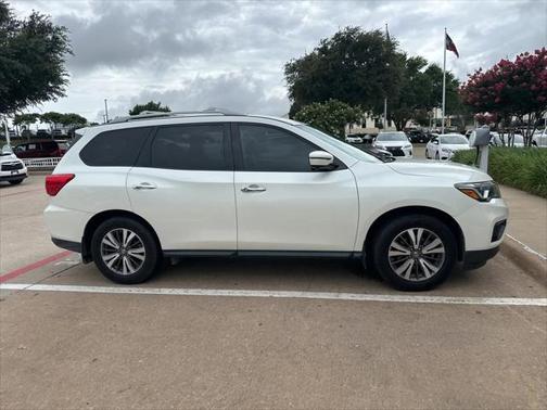 2018 Nissan Pathfinder SL