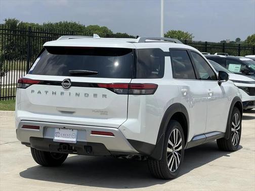 2025 Nissan Pathfinder Platinum 4WD