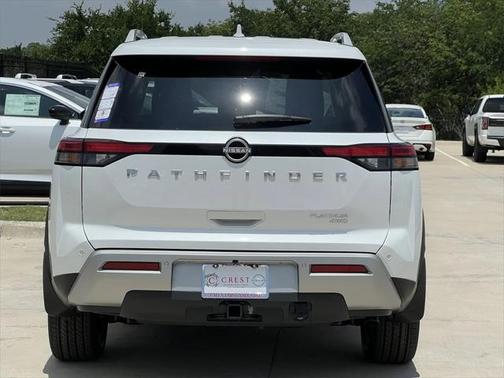 2025 Nissan Pathfinder Platinum 4WD