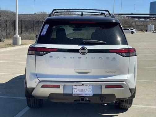 2025 Nissan Pathfinder Platinum FWD