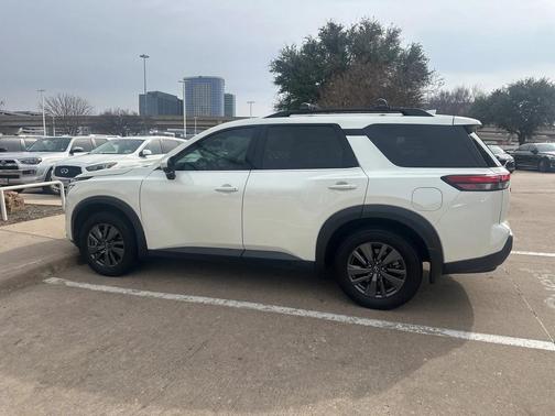 2022 Nissan Pathfinder SV 2WD