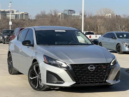 2023 Nissan Altima SR FWD