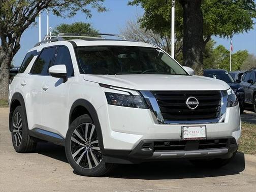 2025 Nissan Pathfinder Platinum FWD